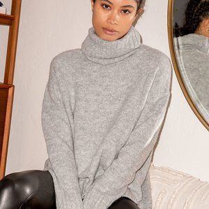 Lulus - Grey Turtleneck Sweater